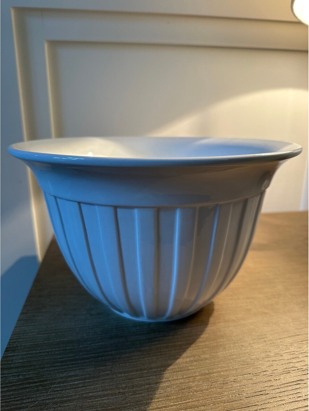 Crate & Barrel Large White Ribbed Mixing / Serving Bowl – 11”